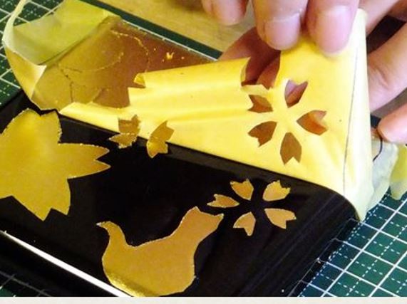 金箔を使ったオリジナルの工芸を体験できる！～ファミリーでの参加も大歓迎～